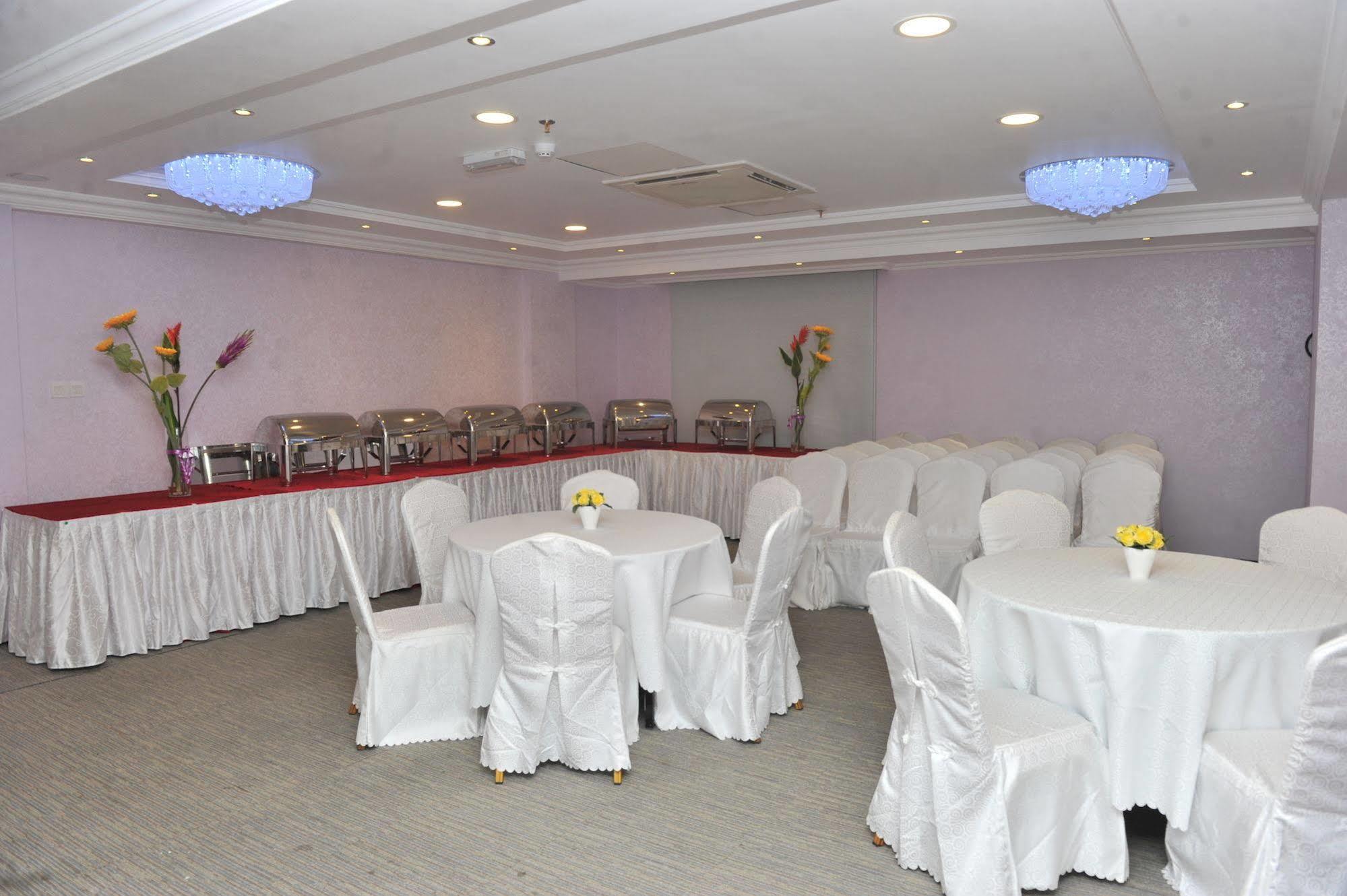 Al Reef Hotel Mascate Extérieur photo
